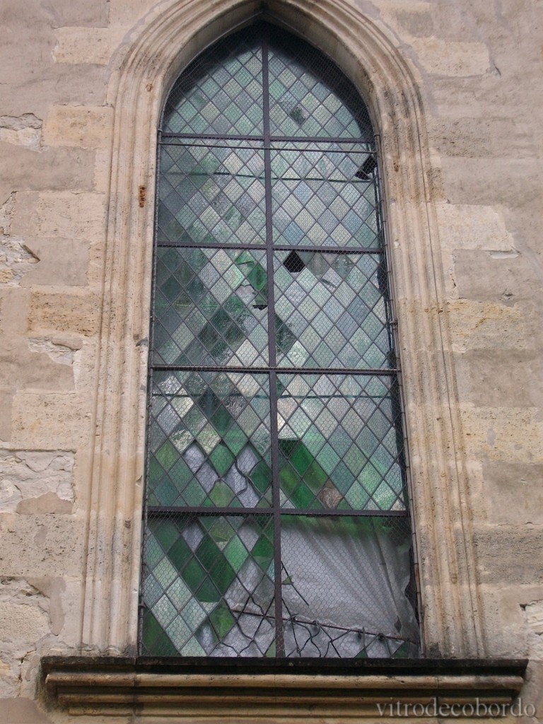 vitraux église à restaurer