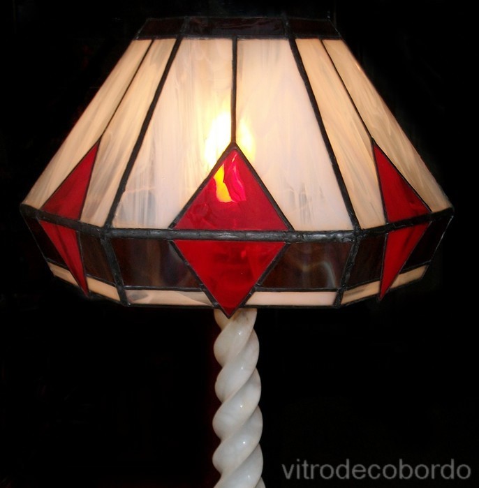 lampe rouge et blanche